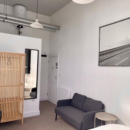 Stylish Comfort In London 핀칠리 외부 사진