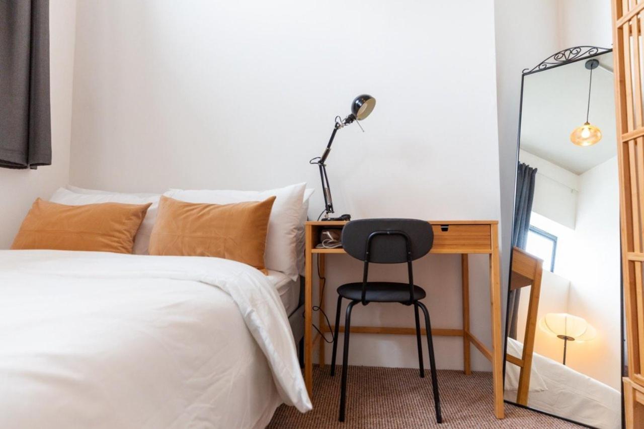 Stylish Comfort In London 핀칠리 외부 사진