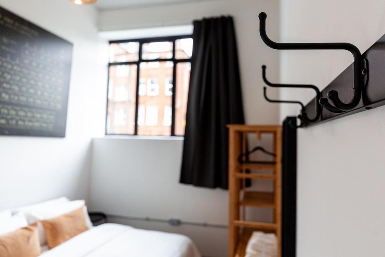 Stylish Comfort In London 핀칠리 외부 사진