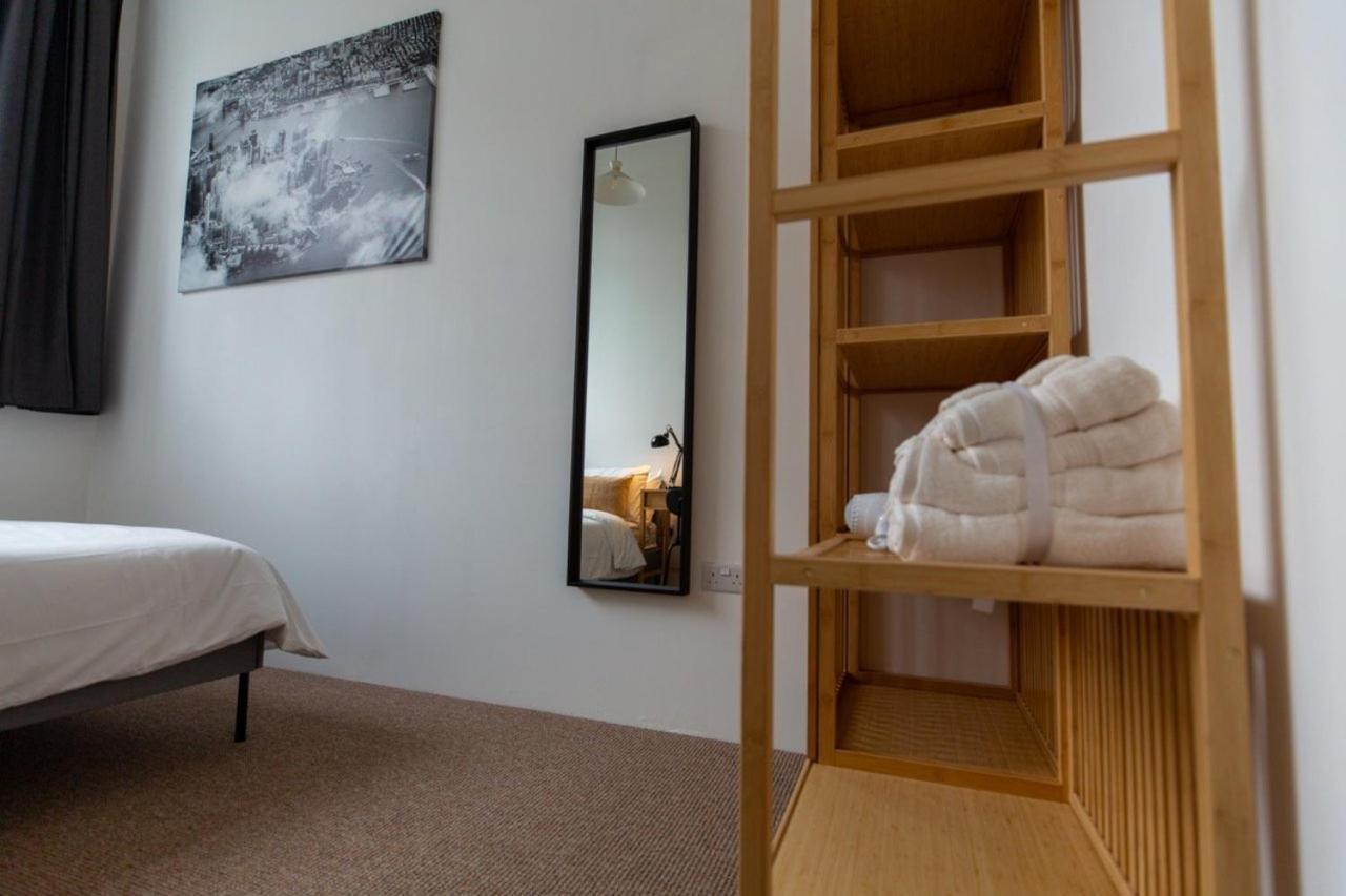 Stylish Comfort In London 핀칠리 외부 사진