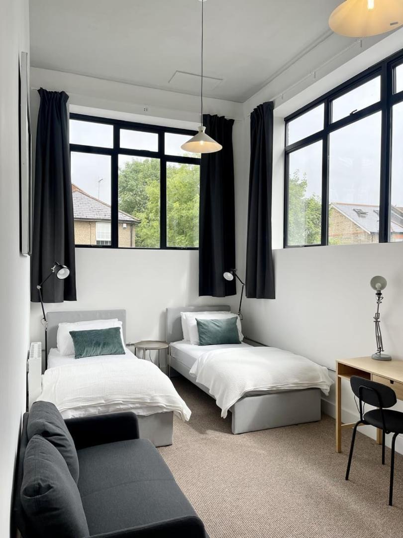 Stylish Comfort In London 핀칠리 외부 사진